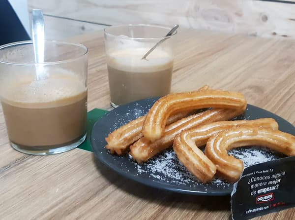 Tomar chocolate con churros en Fene