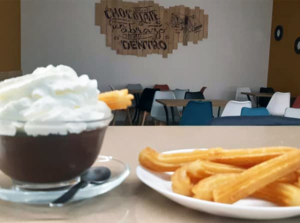 Tomar chocolate con churros en Fene